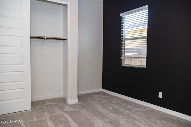 Building Photo - 4336 E Austin Dr