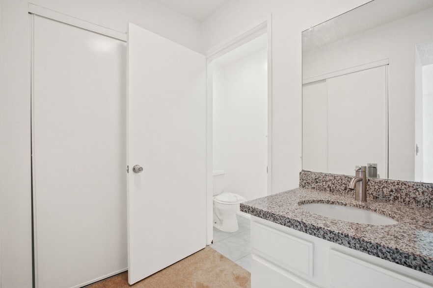 Building Photo - 3685 Watseka Ave