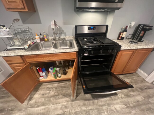 Building Photo - 283 Grand Ave