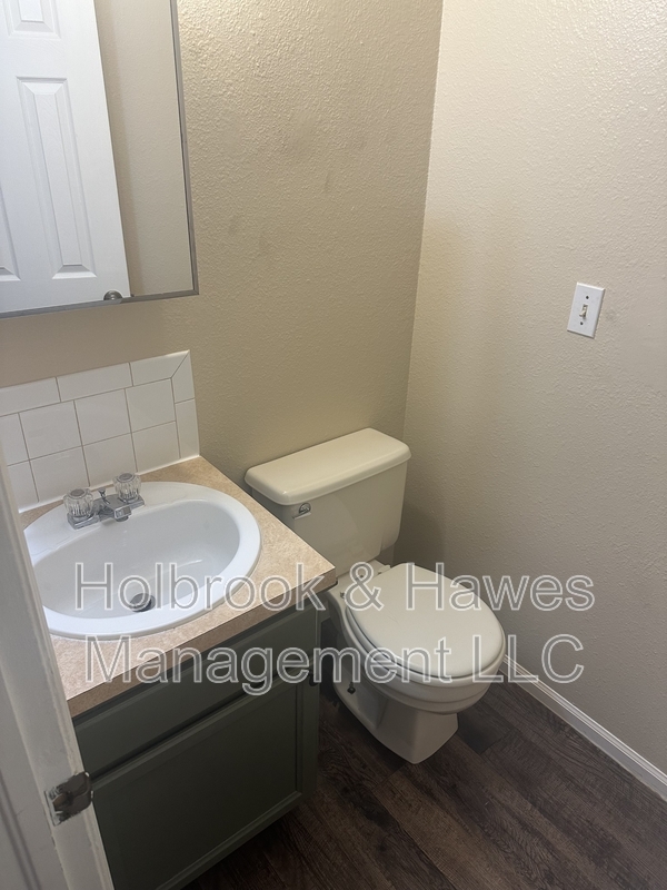 Building Photo - 4885 Basswood Dr