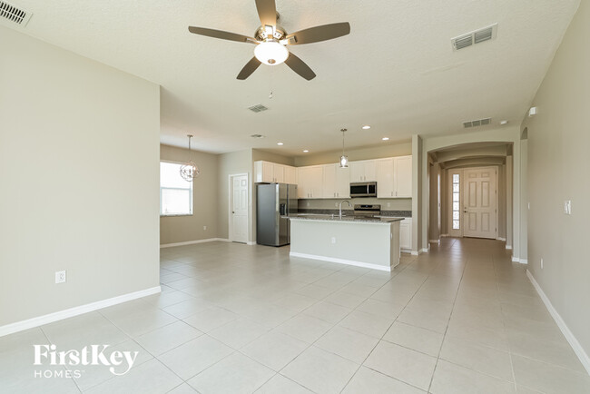 Building Photo - 451 Aragosa Dr