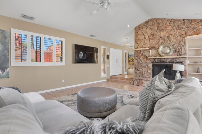 Building Photo - 72816 Mesa View Dr