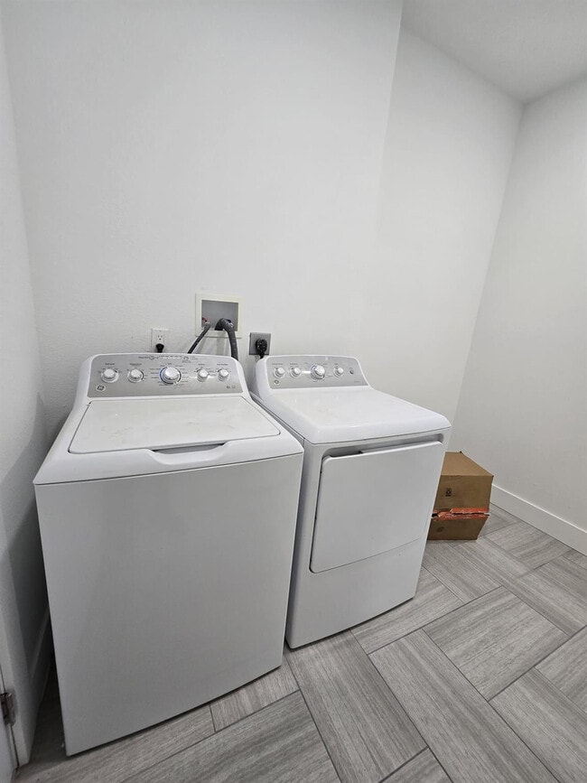 Building Photo - 239 Ave Del Centro