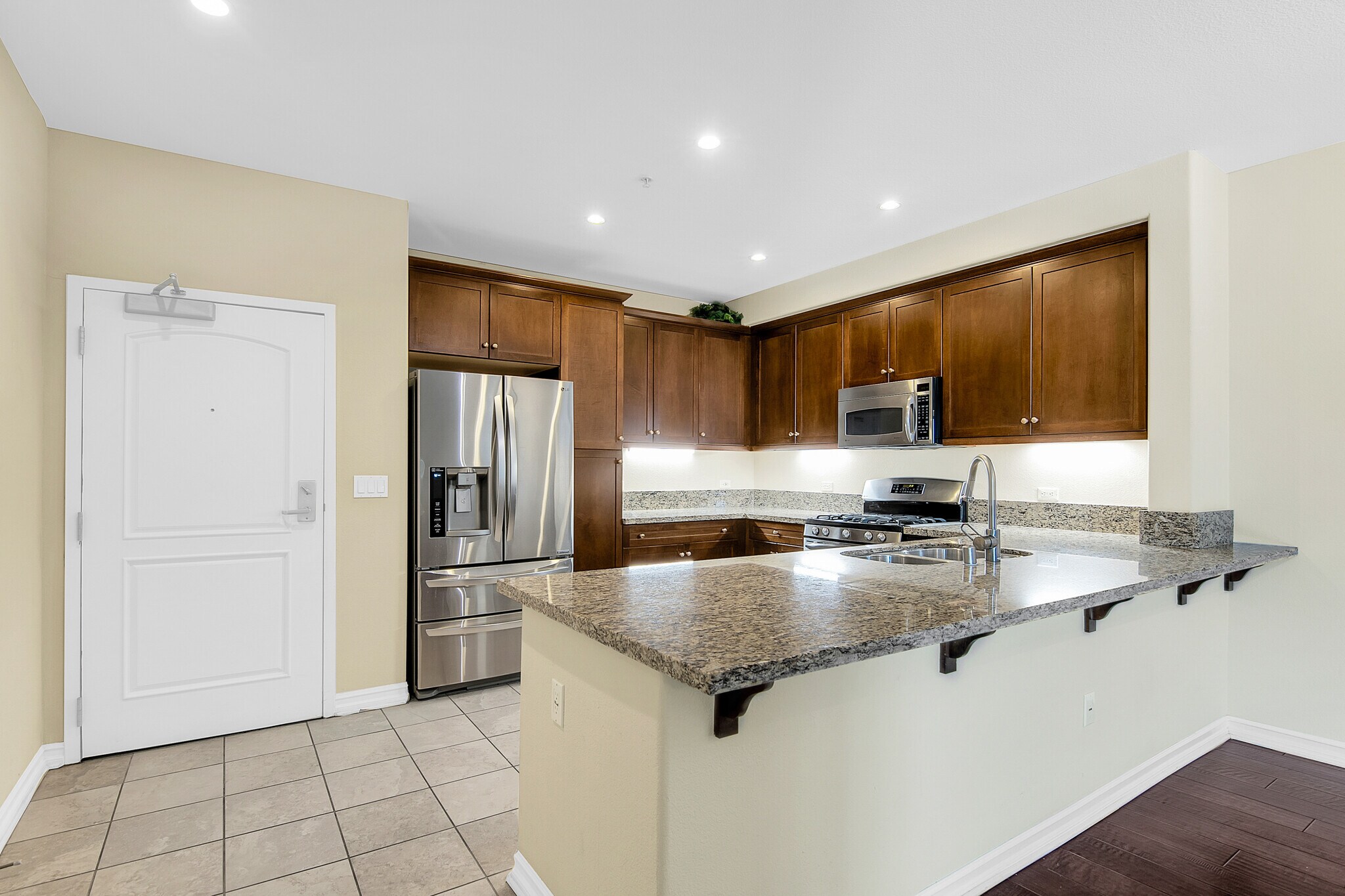 Building Photo - 629 Traction Ave