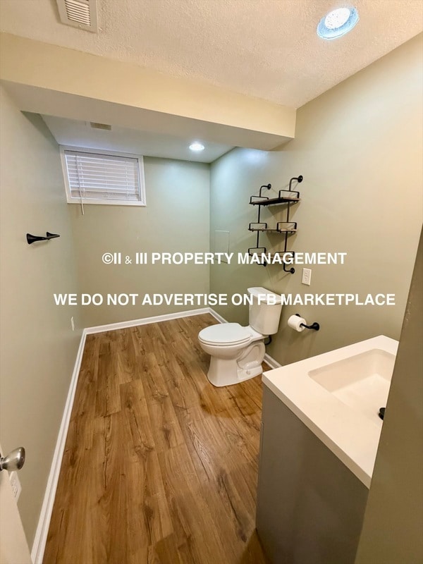 Building Photo - 1213 NE Ball Dr