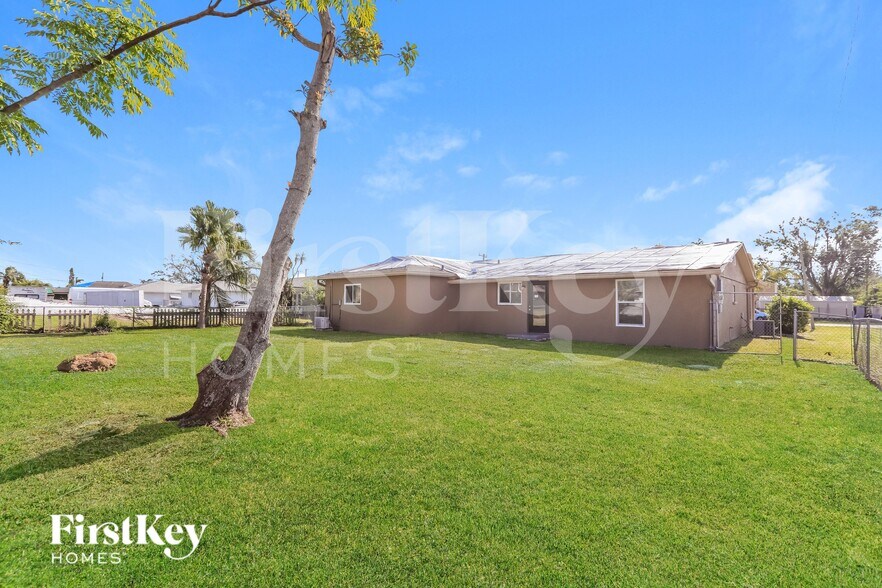 Building Photo - 19242 Edgewater Dr