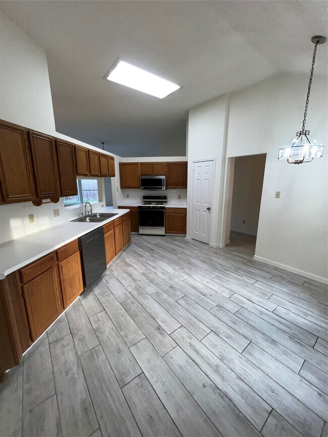 Building Photo - 21810 N Tangle Creek Ln