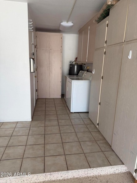 Building Photo - 10833 W Santa Fe Dr