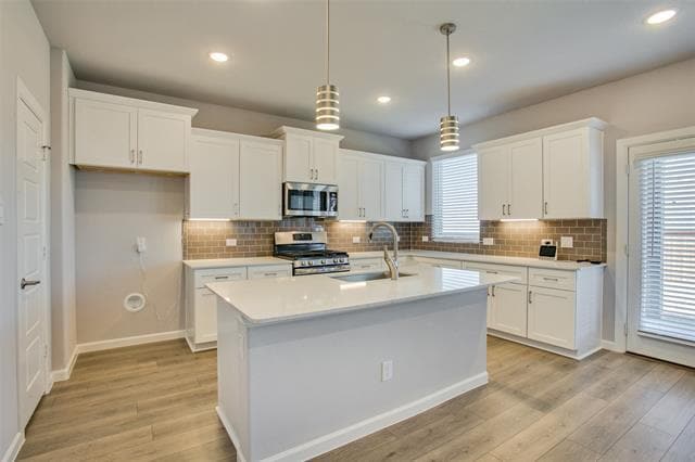 Building Photo - 5450 Ridgeway Dr