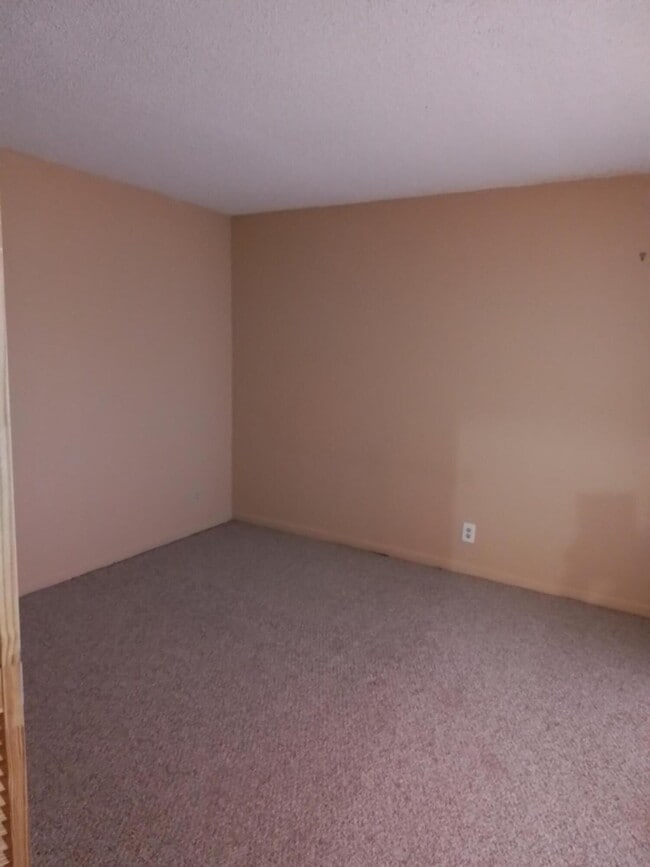 Building Photo - 1458 N Lawnwood Cir