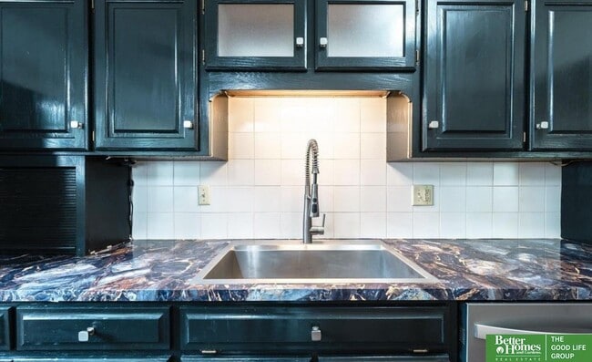 Building Photo - 10329 V St