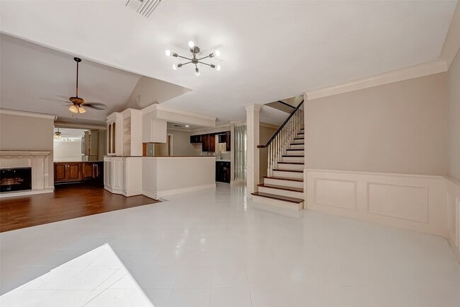 Building Photo - 365 Champions Colony III St