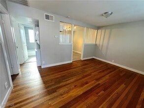 Building Photo - 225 S 10th St