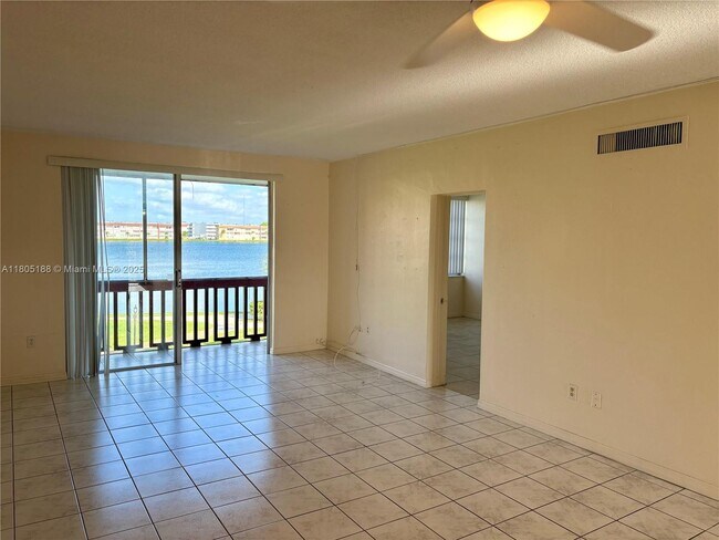 Building Photo - 1591 NE Miami Gardens Dr