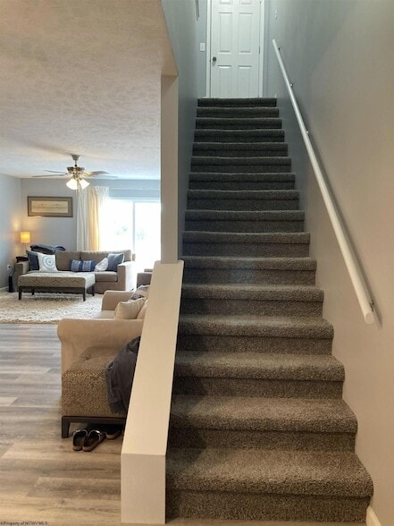 Building Photo - 802 Puzzle Pl