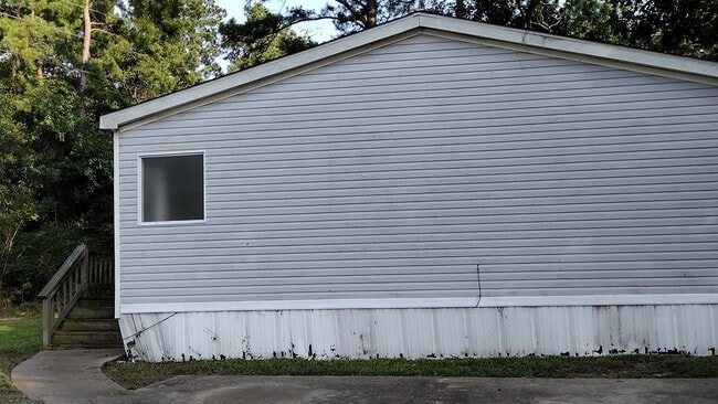 Building Photo - 814 Mercedes Benz Ct