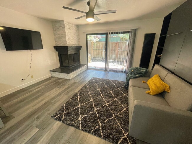Building Photo - Newly remodeled studio in Lake Tahoe!