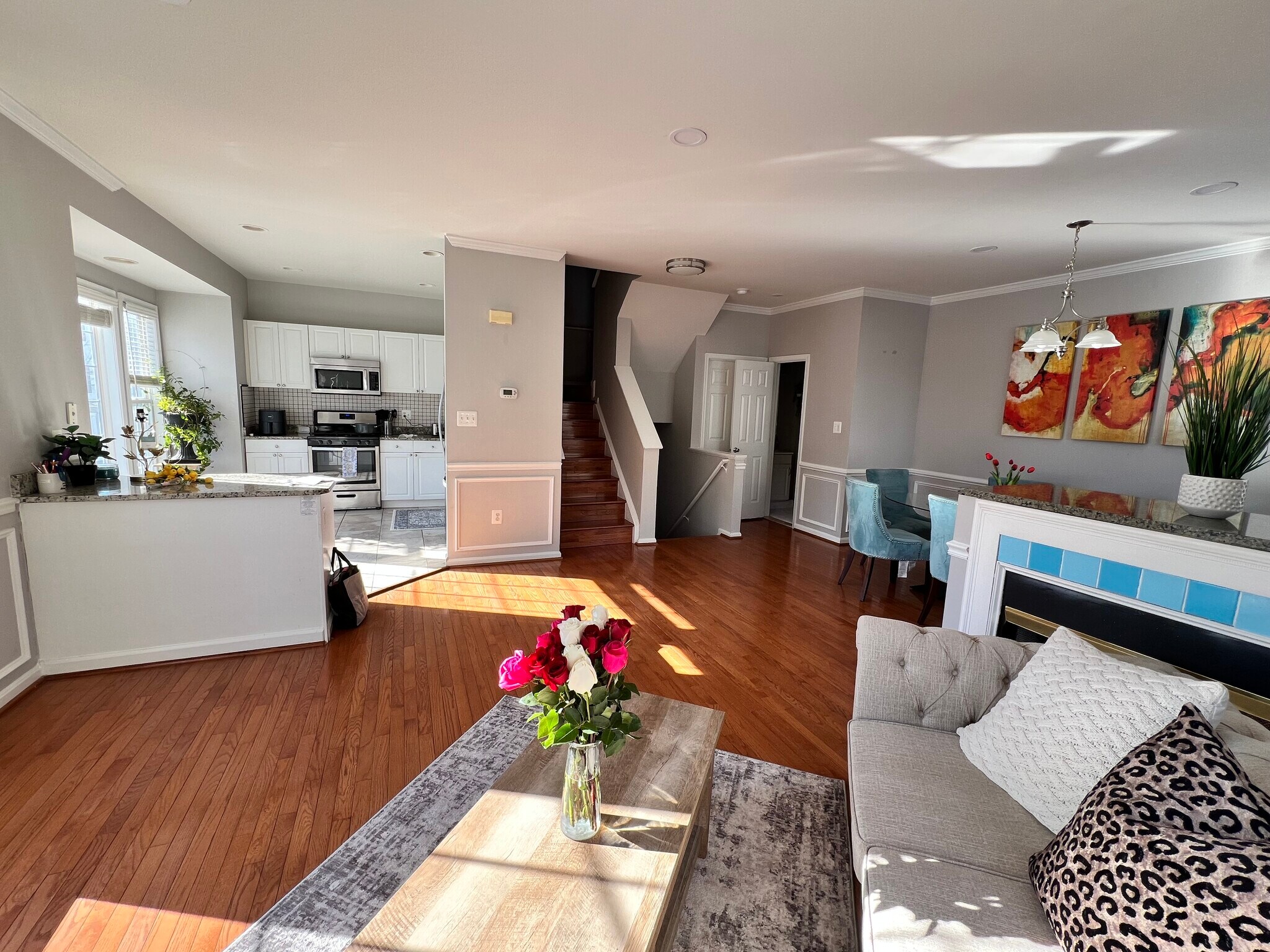 Building Photo - 2552 Sandbourne Ln