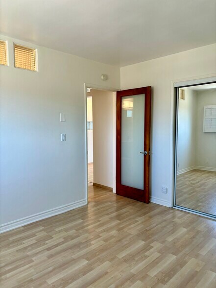 Building Photo - 229 Bicknell Ave