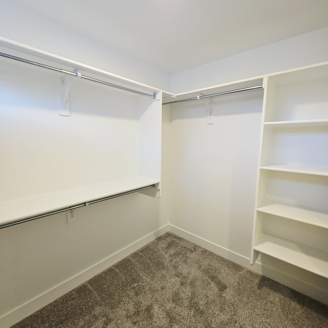 Building Photo - 4022 1100 N