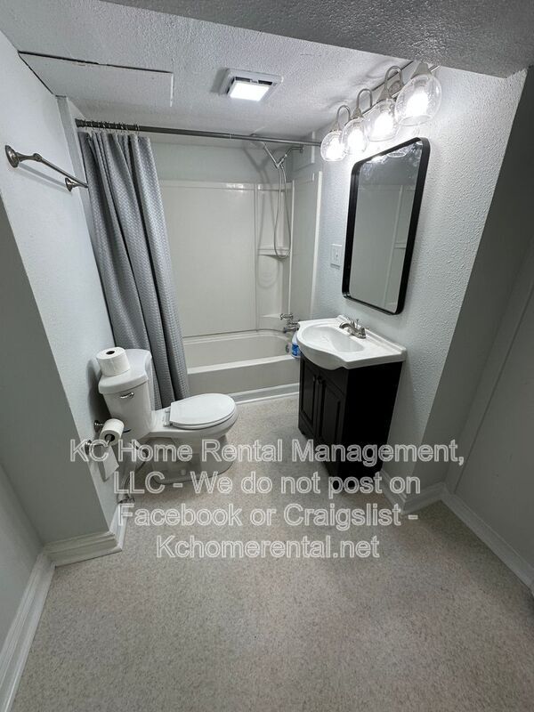 Building Photo - 2010 Bunker Ave