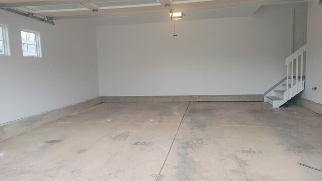 Building Photo - Beautiful Single Story Townhouse with Den & Attached 2-Car Garage