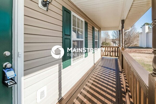 Building Photo - 3 Bedroom Pet-Friendly Home in Ellenwood, GA with Main Street Renewal