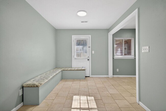 Building Photo - 4713 Clintwood Dr