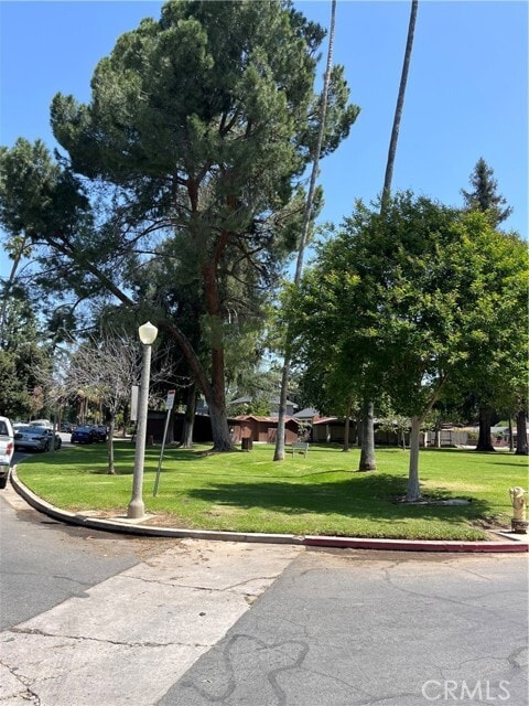 Building Photo - 36 Parkwood Dr