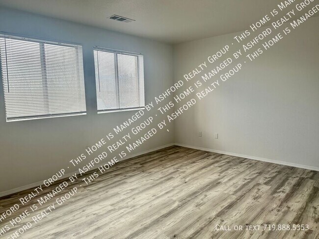 Building Photo - 1120 Yuma St