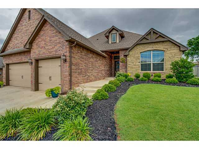 Building Photo - Kelly Lakes Addition - 4 bed 2 1/2 bath + ...
