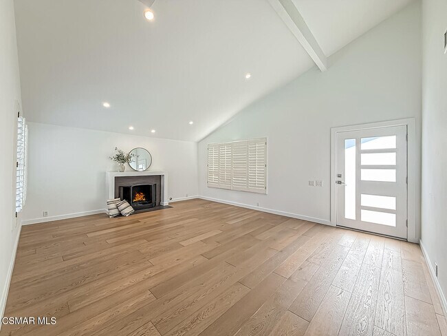 Building Photo - 1915 Woodside Dr