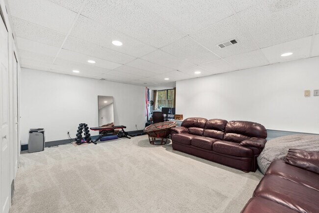 Building Photo - 1173 Fairways Blvd