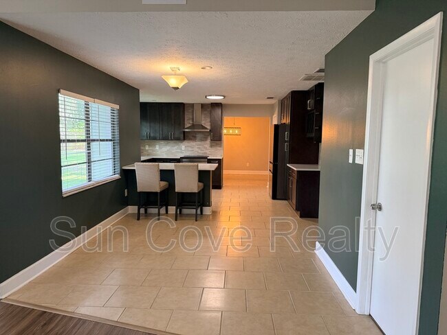 Building Photo - 4017 Paddlewheel Dr