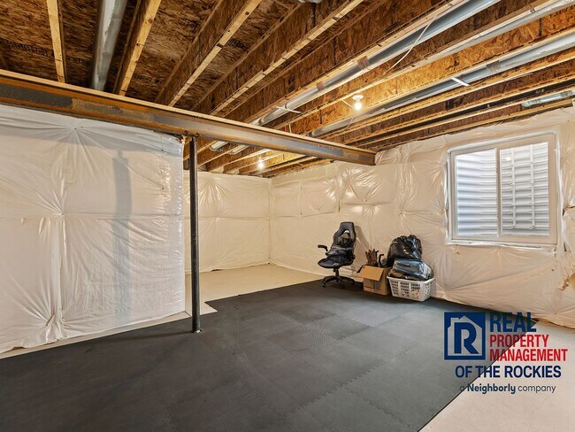 Building Photo - Beautiful, Well-Maintained Ranch Home in S...