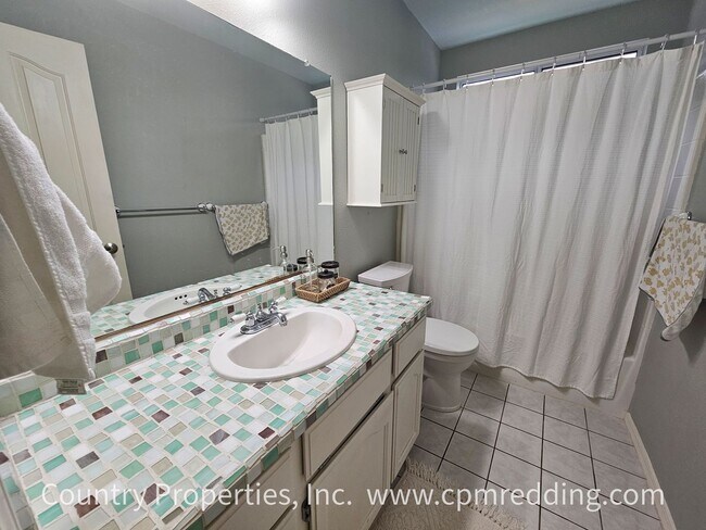 Building Photo - Spacious 4-Bedroom Home in Mary Lake Neighborhood Available January 15th!