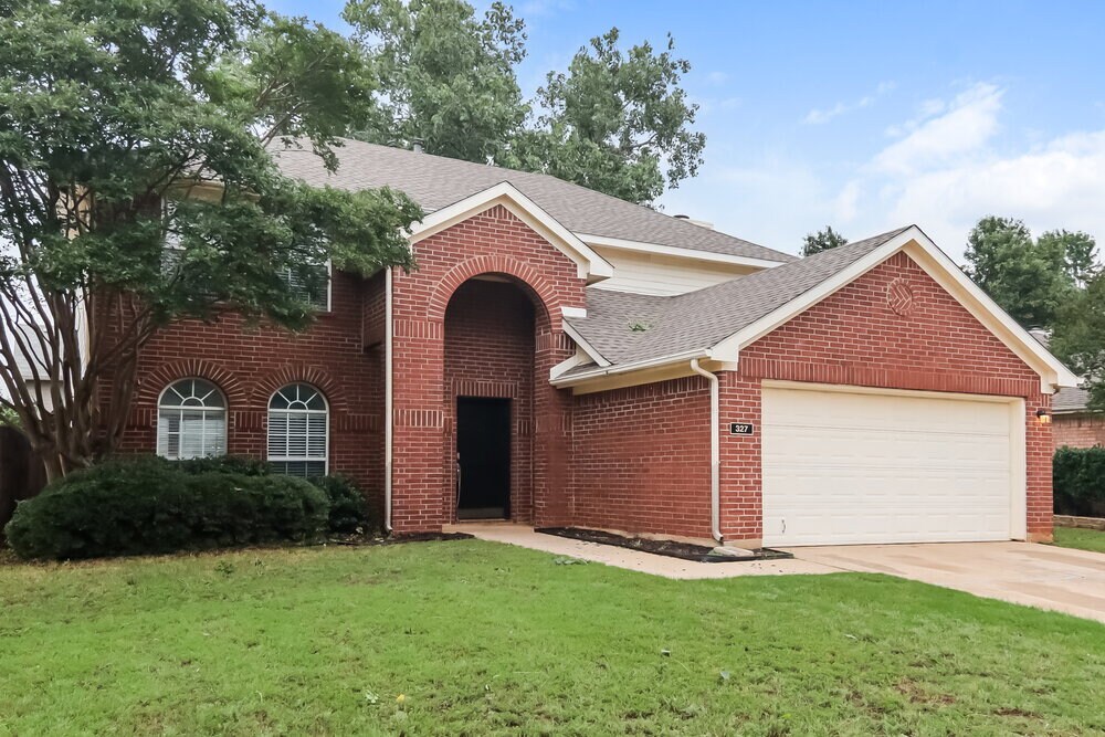 Building Photo - 327 Stately Oak Ln