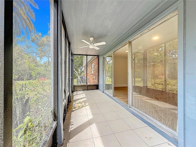 Building Photo - 200 Country Club Dr