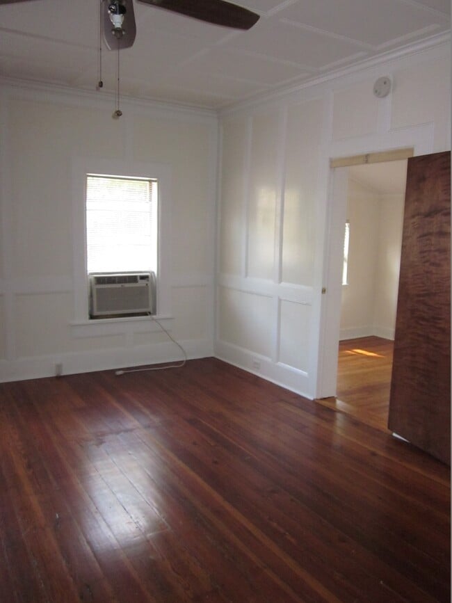 Building Photo - Awesome 1 Bed/1 Bath in Duckpond Area Close to Downtown