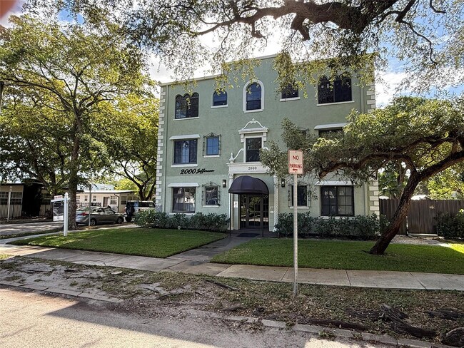 Building Photo - 2000 Jefferson St