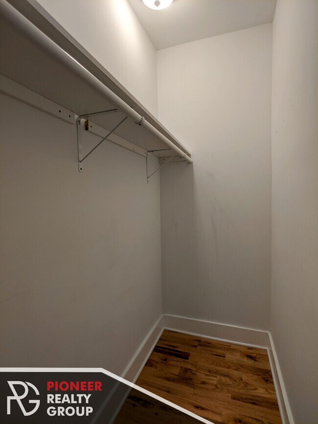 Building Photo - 1154 N Dearborn St