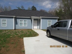 Building Photo - 110 Twelve Oaks Ct