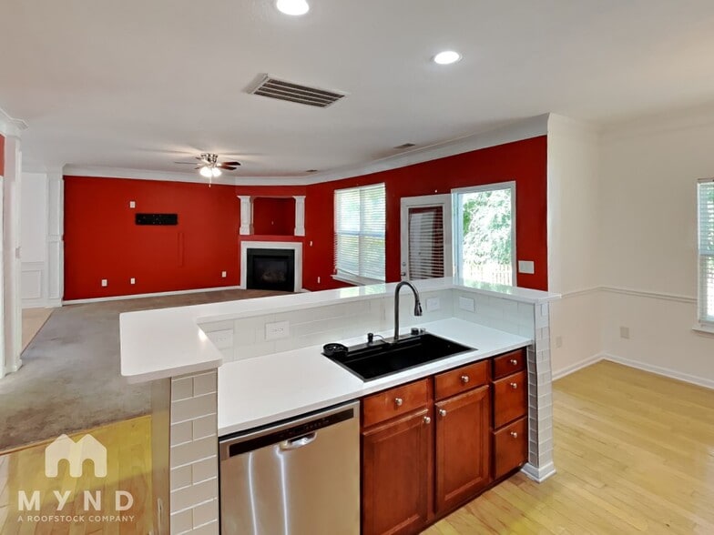 Building Photo - 15119 Oldcorn Ln