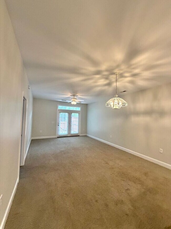 Building Photo - Marsh Oaks Marymount patio home with a one car garage Porter’s neck location