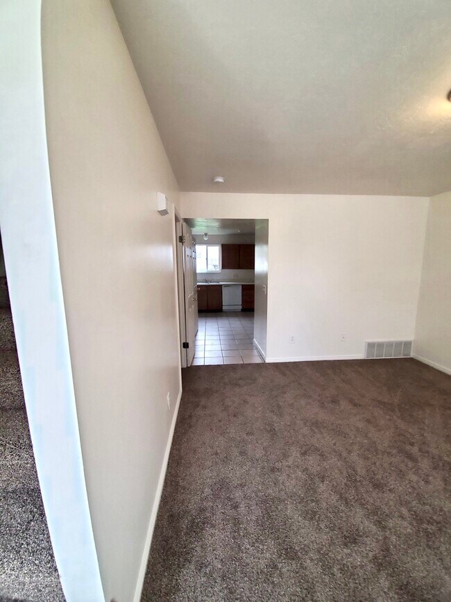 Building Photo - Kaysville #1