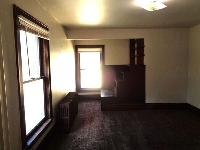 Building Photo - 1420 Garfield St