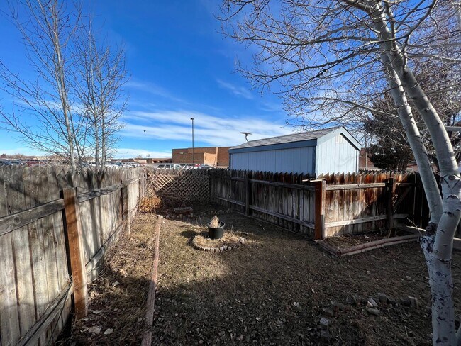 Building Photo - 3 Bedroom, 1.5 Bath Townhome W/ Attached S...