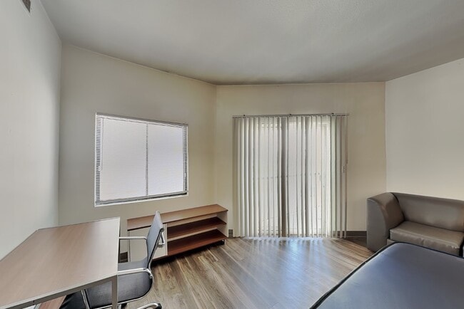 Building Photo - 216 Stanton Ave