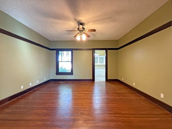 Building Photo - 551 E Boswell St