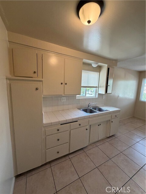 Building Photo - 4694 Bandera St